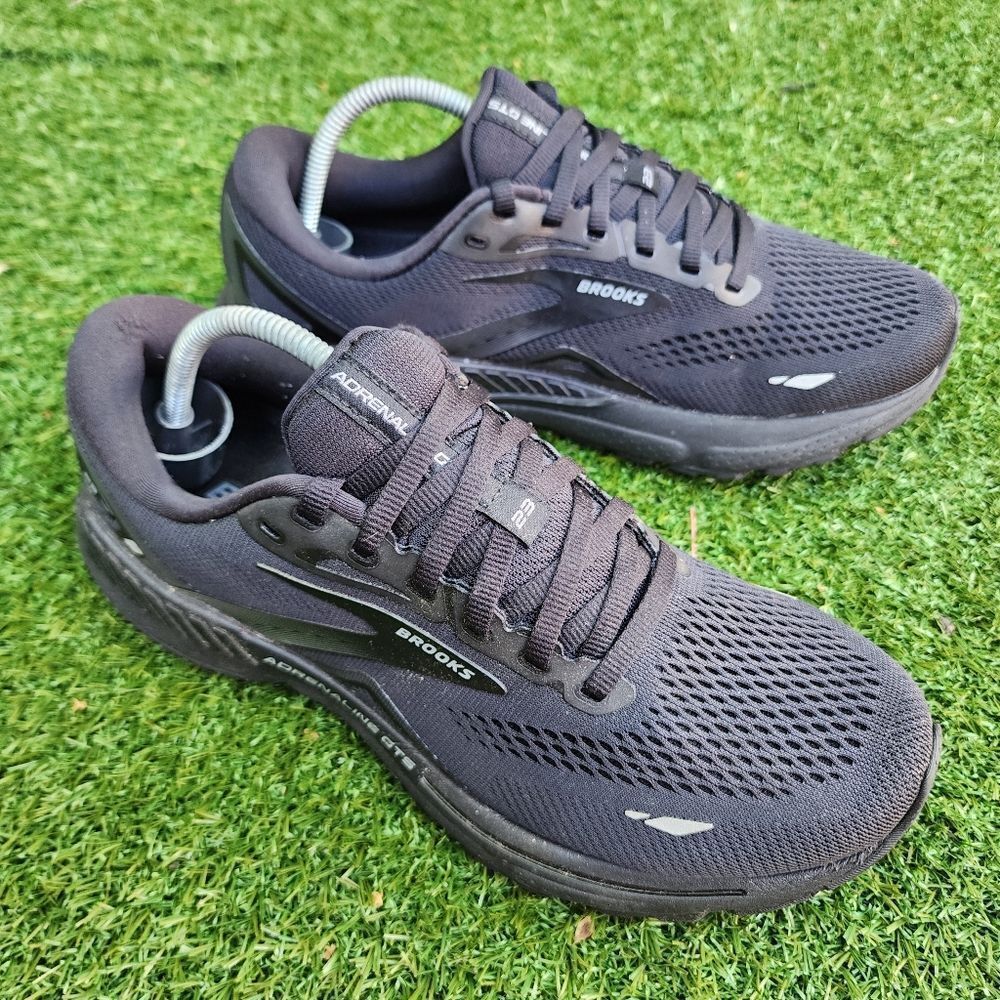 BROOKS ADRENALINE GTS 23 - Women's Sneakers - SIZE 9.5B